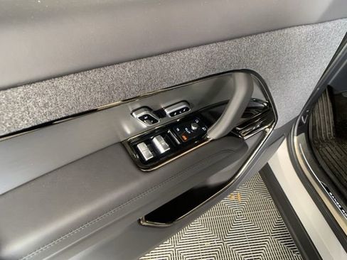 Used 2025 Land Rover Range Rover Sport Dynamic SE image 8
