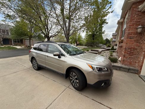 Used 2015 Subaru Outback 3.6R Limited AWD/4WD image 8