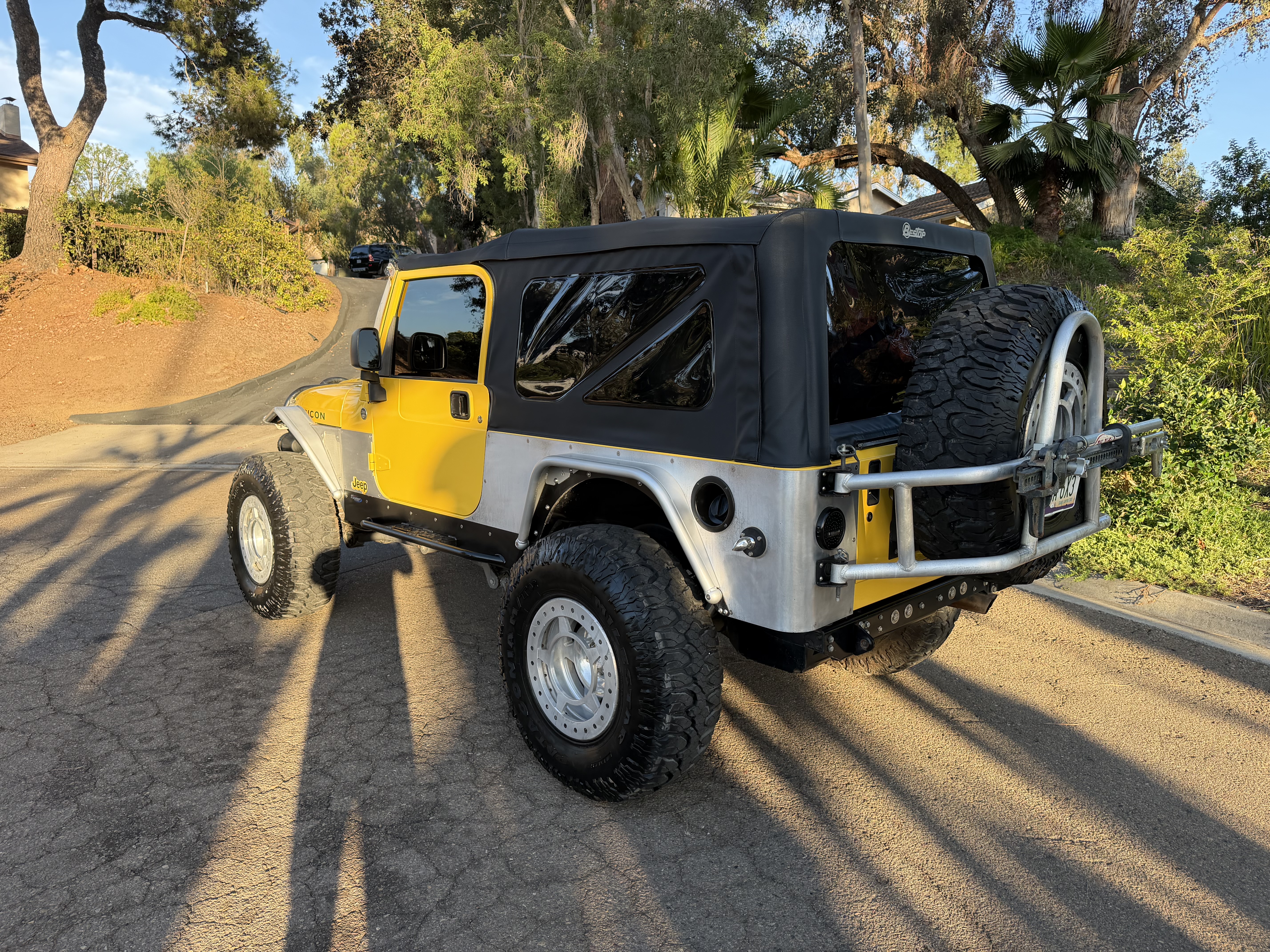 Used 2006 Jeep Wrangler Unlimited Rubicon w/ Security Group AWD/4WD image 10