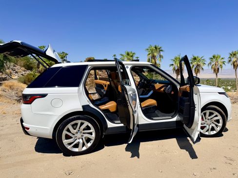 Used 2018 Land Rover Range Rover Sport Supercharged AWD/4WD image 2