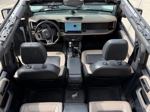 Used 2021 Ford Bronco Wildtrak image 16