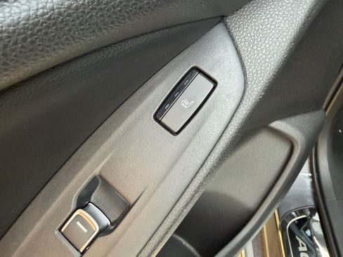 Used 2018 Honda Accord Touring image 9