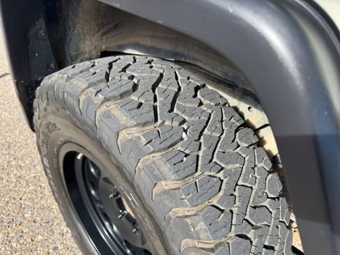 Used 2012 Toyota FJ Cruiser 4WD image 25