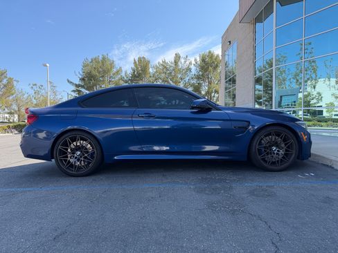 Used 2020 BMW M4 Coupe w/ Competition Package RWD image 4