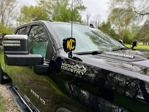 Used 2023 Chevrolet Silverado 3500 High Country w/ Z71 Off-Road Package image 4