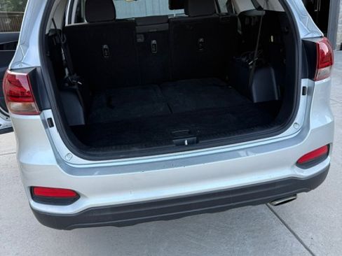 Used 2019 Kia Sorento LX image 8