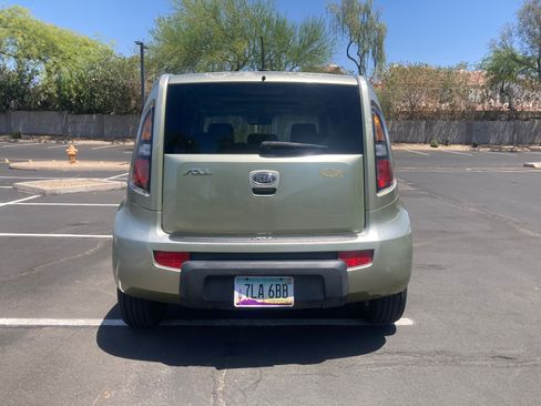 Used 2010 Kia Soul ! FWD image 8