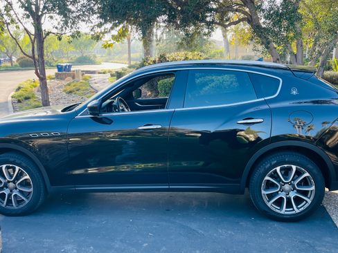 Used 2018 Maserati Levante S image 1