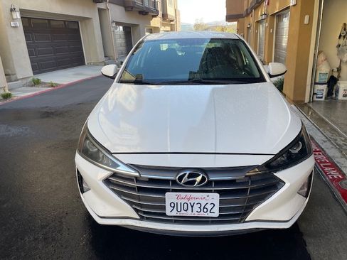 Used 2019 Hyundai Elantra SE w/ Cargo Package FWD image 8