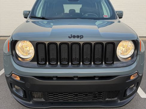 Used 2018 Jeep Renegade Altitude w/ Popular Equipment Group image 14