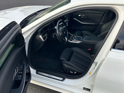 Used 2019 BMW 330i Sedan w/ Convenience Package RWD image 10