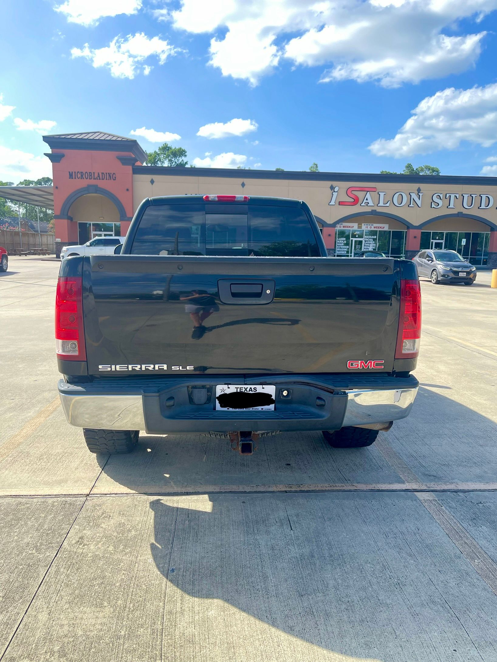 Used 2008 GMC Sierra 1500 SLE w/ Z71 Off-Road Package AWD/4WD image 2