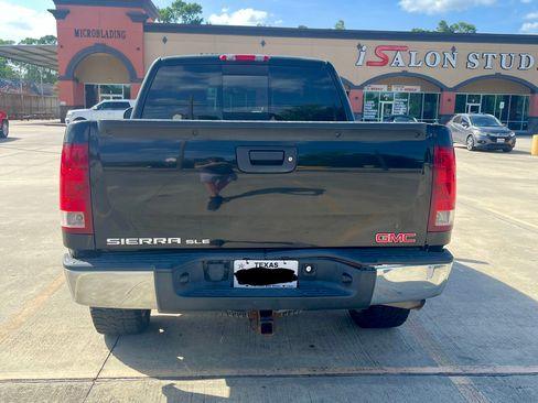 Used 2008 GMC Sierra 1500 SLE w/ Z71 Off-Road Package AWD/4WD image 2