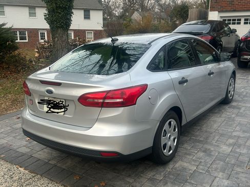 Used 2017 Ford Focus S image 5