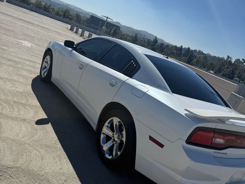 Used 2013 Dodge Charger SE w/ Sport Appearance Group RWD image 4