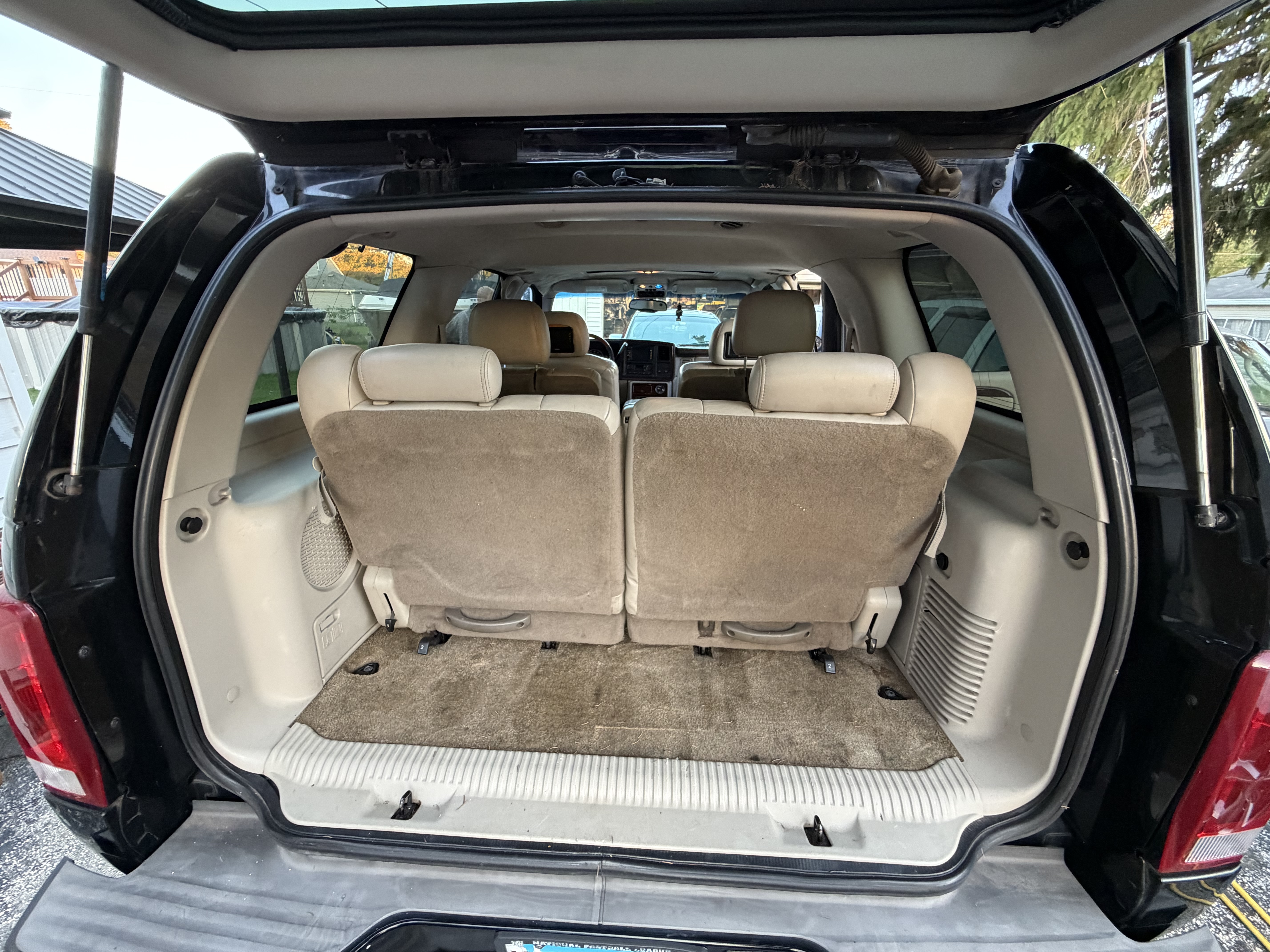 Used 2003 Cadillac Escalade AWD w/ Marketing Vehicle Package image 20
