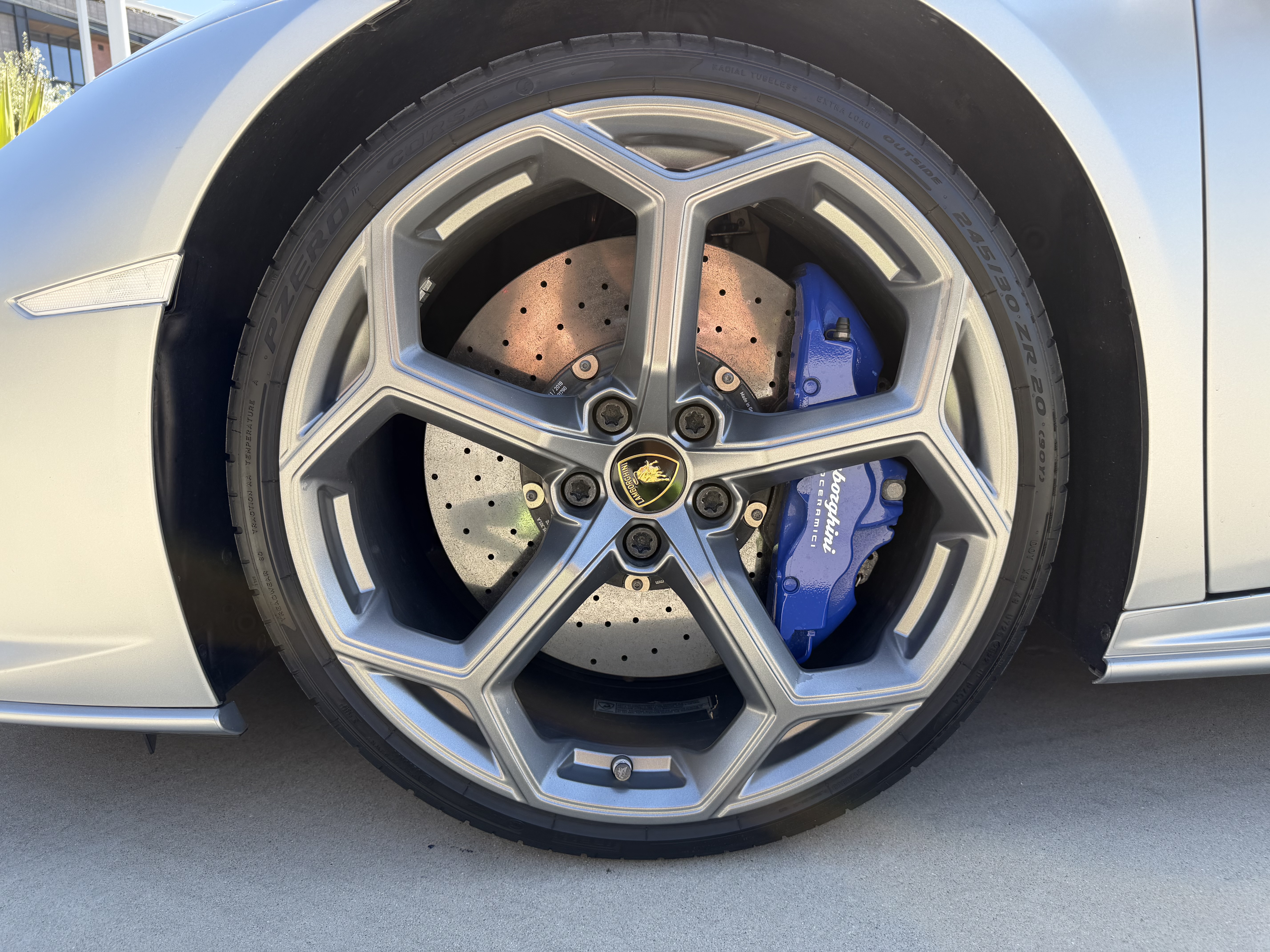 Used 2020 Lamborghini Huracan EVO AWD/4WD image 28