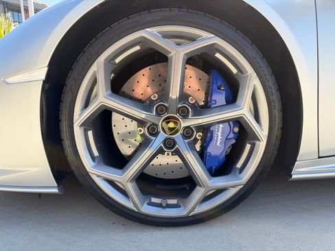 Used 2020 Lamborghini Huracan EVO AWD/4WD image 28