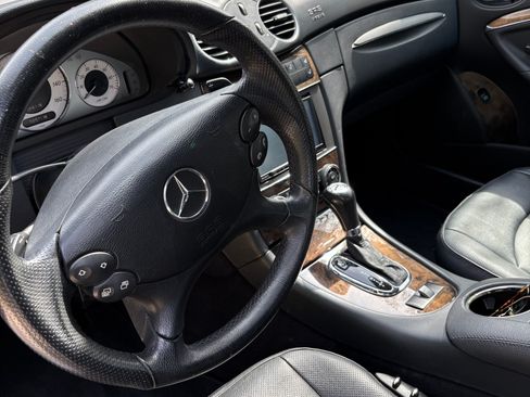 Used 2009 Mercedes-Benz CLK 550 Cabriolet image 15