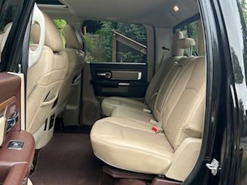 Used 2016 RAM 3500 Laramie image 10