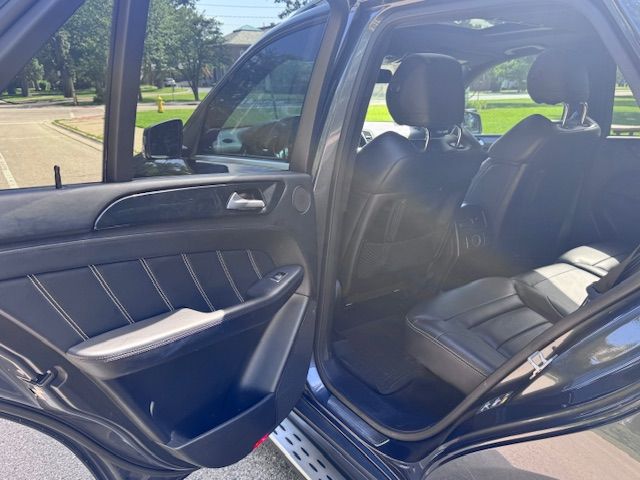 Used 2012 Mercedes-Benz ML 63 AMG 4MATIC image 13