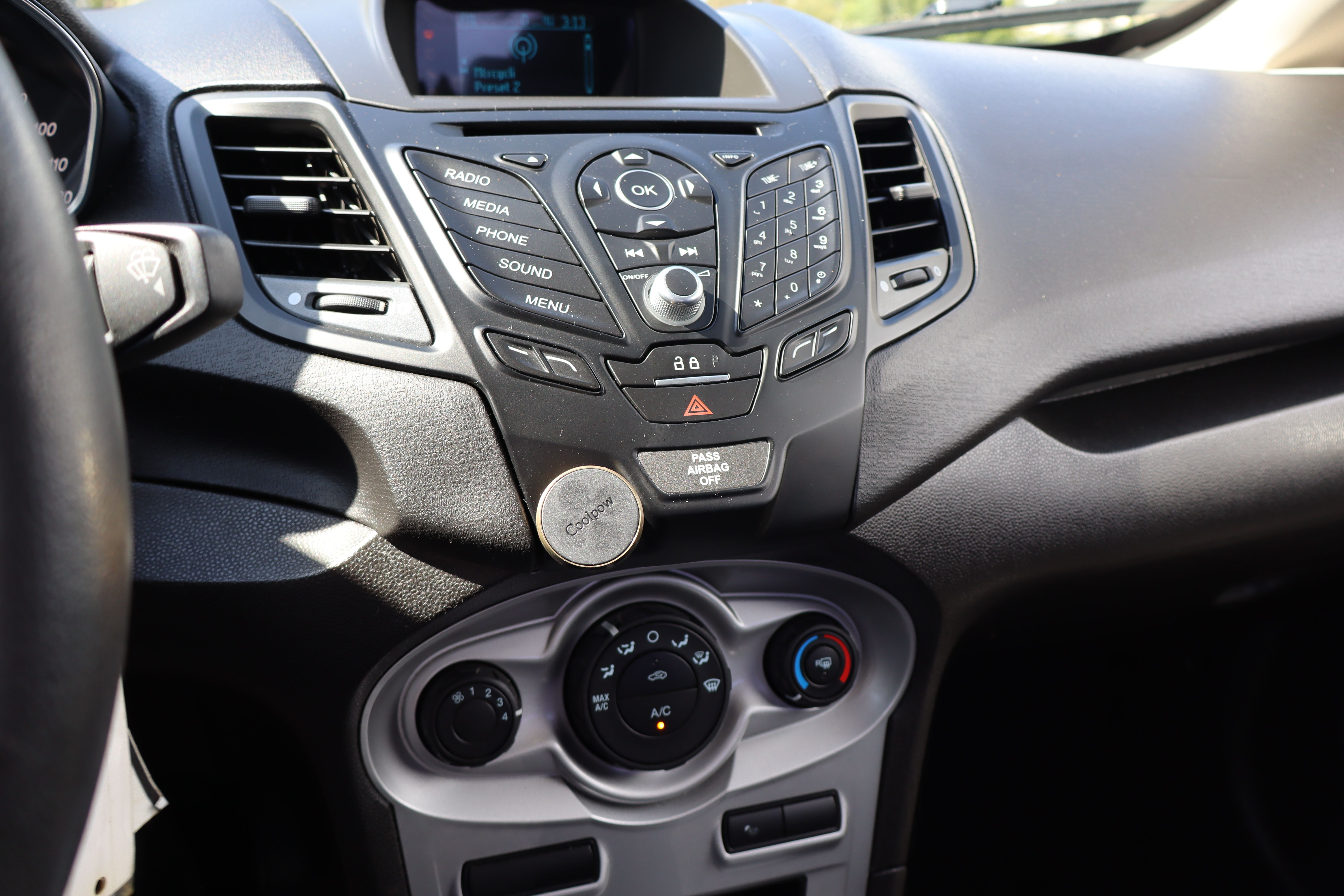Used 2015 Ford Fiesta SE FWD image 18