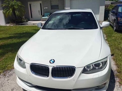 Used 2011 BMW 328i Convertible image 8