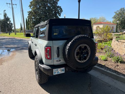 Used 2021 Ford Bronco Badlands image 4