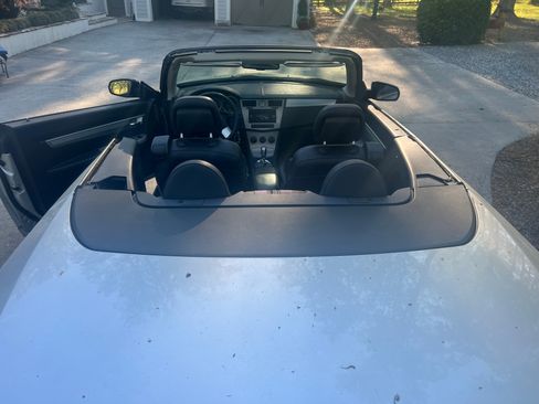 Used 2010 Chrysler Sebring Touring w/ Special Touring Group image 13