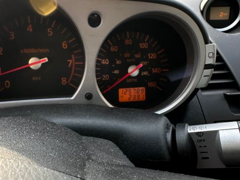 Used 2004 Nissan 350Z Coupe w/ Cargo Convenience Pkg image 15