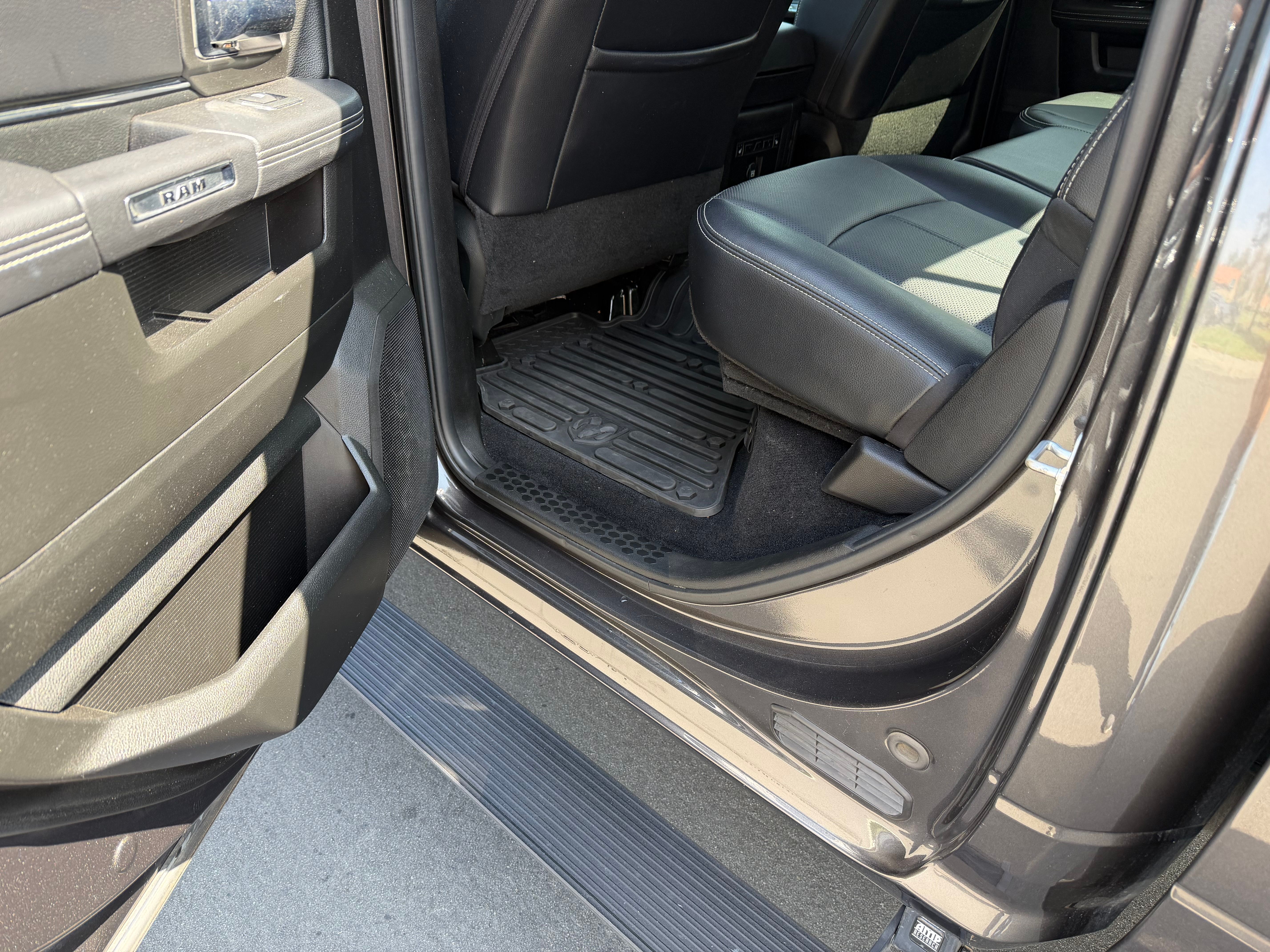 Used 2018 RAM 2500 Laramie w/ Convenience Group AWD/4WD image 6