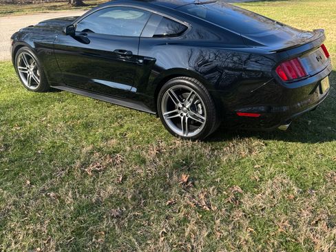 Used 2017 Ford Mustang GT w/ Interior & Wheel Package RWD image 10