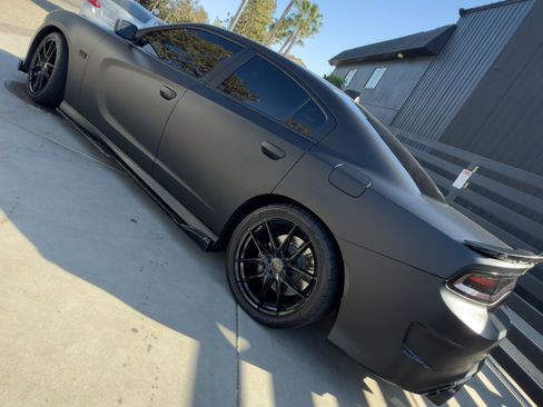 Used 2019 Dodge Charger Scat Pack w/ Navigation & Travel Group image 4