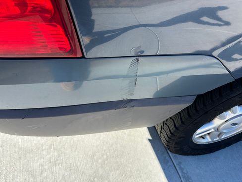 Used 2004 Ford Expedition XLT image 13