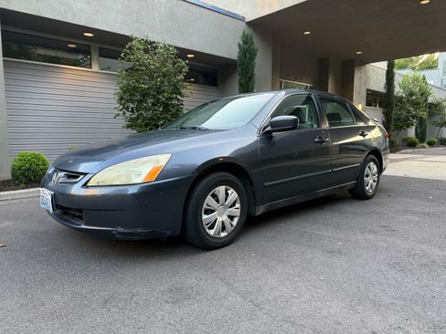 Used 2003 Honda Accord LX image 2