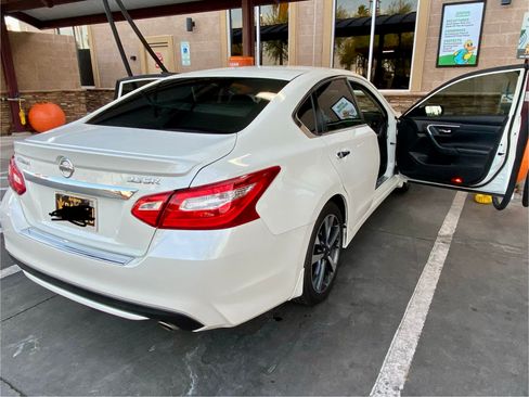 Used 2016 Nissan Altima 3.5 SR FWD image 8
