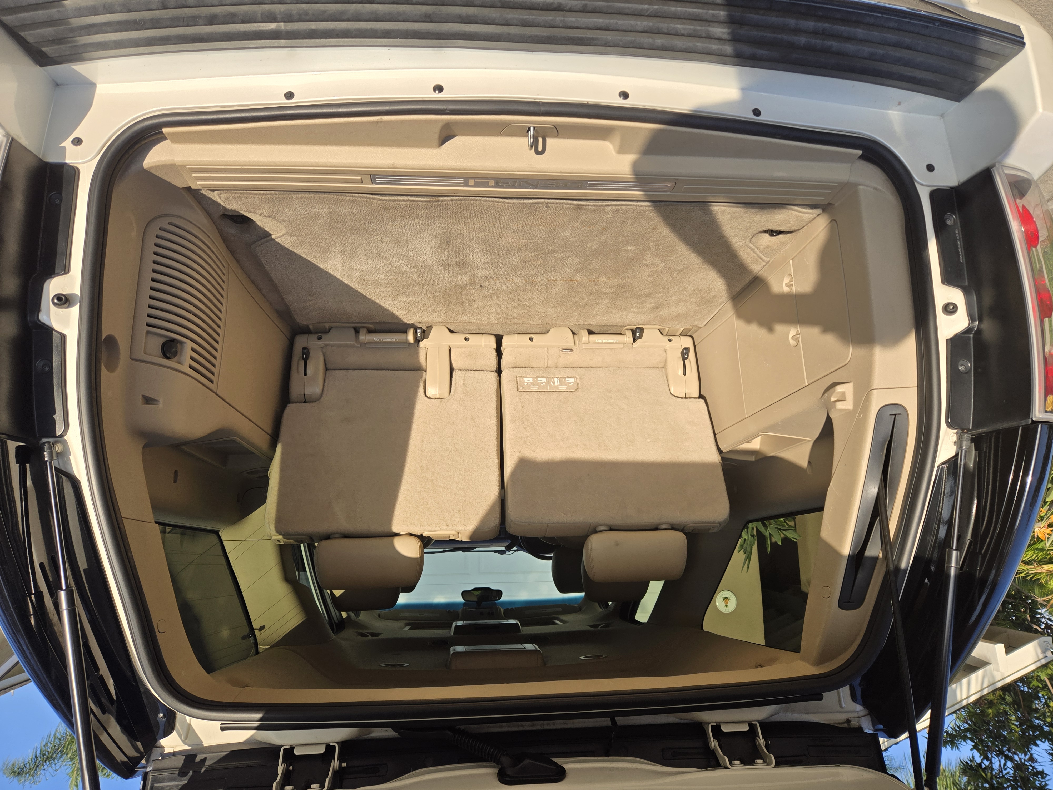 Used 2013 GMC Yukon XL Denali AWD/4WD image 12