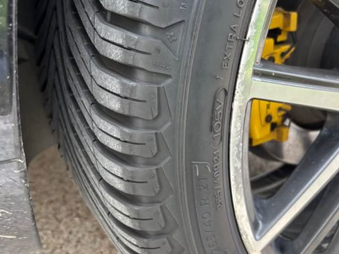 Used 2017 Maserati Levante w/ Luxury Package image 8