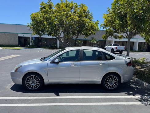 Used 2011 Ford Focus SES w/ 401A Rapid Spec Order Code FWD image 1