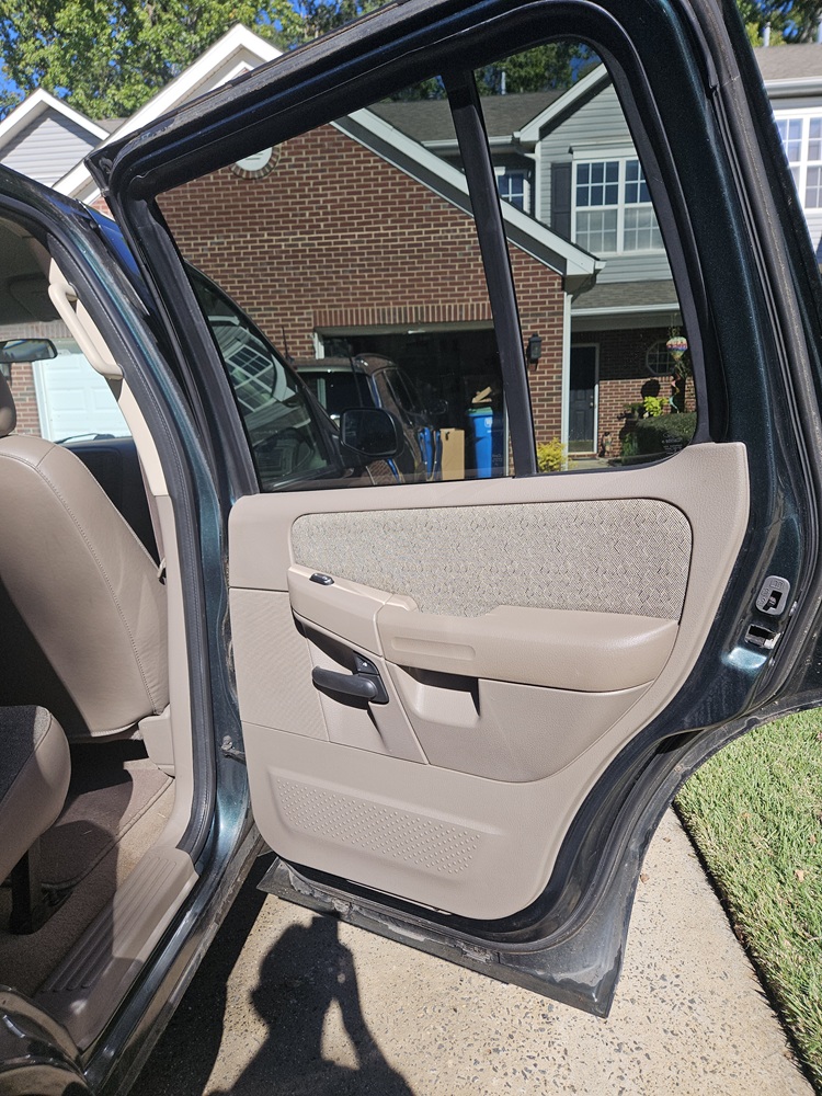 Used 2004 Ford Explorer Sport XLS AWD/4WD image 12