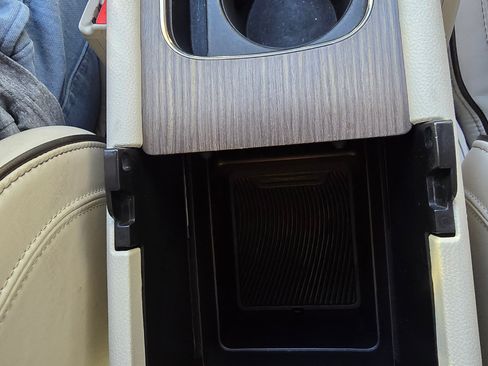 Used 2015 Chrysler 200 C w/ Navigation & Sound Group I image 14