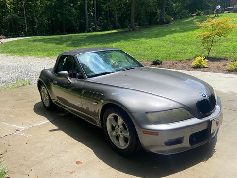 Used 2001 BMW Z3 2.5i RWD image 2