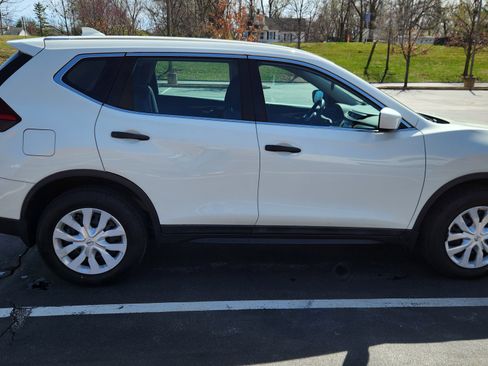Used 2018 Nissan Rogue S AWD/4WD image 6