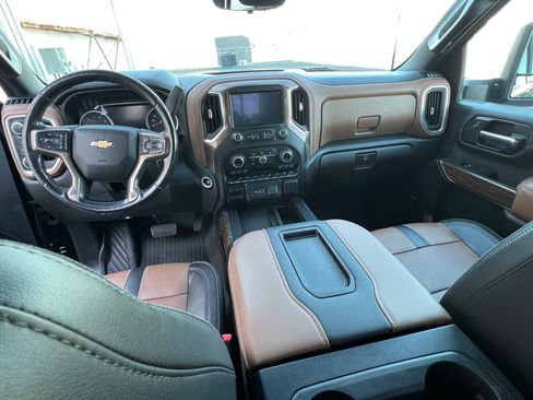Used 2022 Chevrolet Silverado 2500 High Country w/ Technology Package AWD/4WD image 19