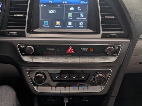 Used 2018 Hyundai Sonata SE FWD image 4
