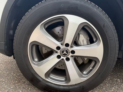 Used 2020 Mercedes-Benz GLC 350e 4MATIC image 9