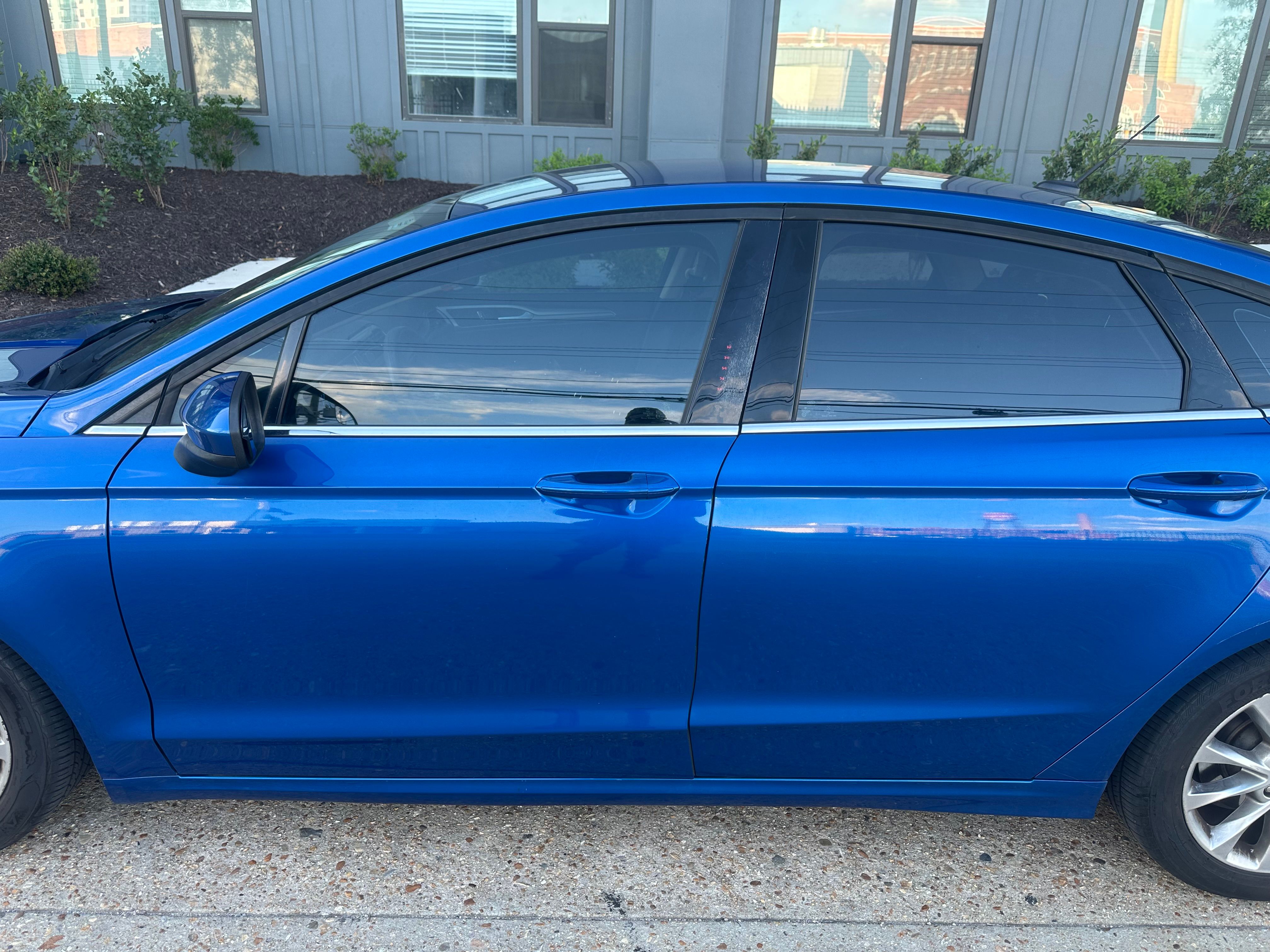 Used 2017 Ford Fusion SE FWD image 16