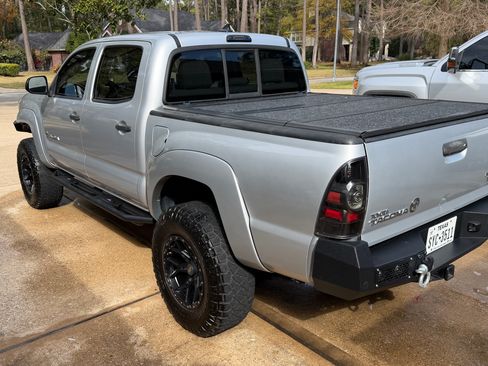 Used 2012 Toyota Tacoma PreRunner w/ SR5 Pkg image 4