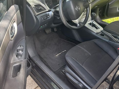 Used 2014 Nissan Sentra S FWD image 11