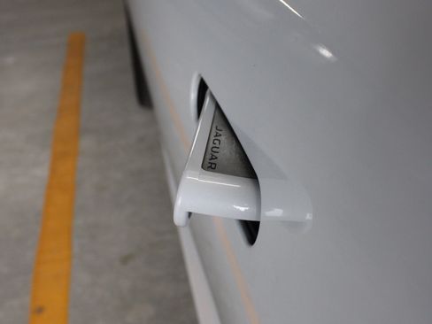 Used 2020 Jaguar F-TYPE Coupe RWD image 10